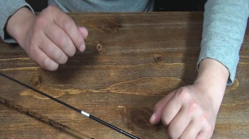 钓鱼技巧,一张纸解决鱼竿卡节,缩不回去的难题