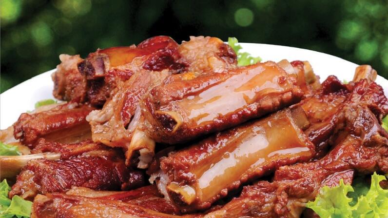 教你在家做红烧排骨,排骨酥烂,色泽金红,男女老少都喜欢吃