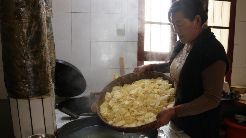 土豆干,农村特有的美食,做一次,可以吃一年不坏