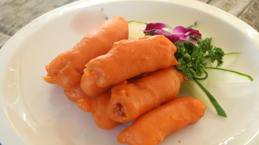 厨师教你做注油海鳗鱼,该菜为福州传统菜,外红里白、外酥里嫩