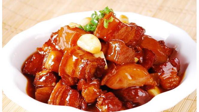 教你做一碗红烧肉,色泽红亮肥而不腻入口即化,筷子一夹就烂