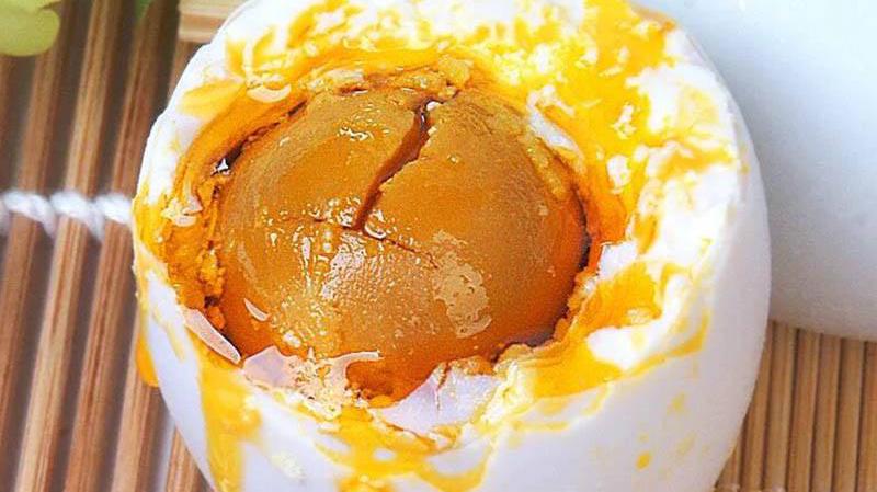 30年腌咸鸭蛋老方子,7天就能出油起沙,方法简单一看就会