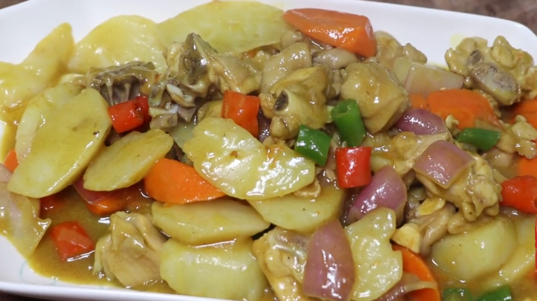 大厨教你做简单的咖喱鸡块,掌握这几个窍门,端上桌都上手吃!