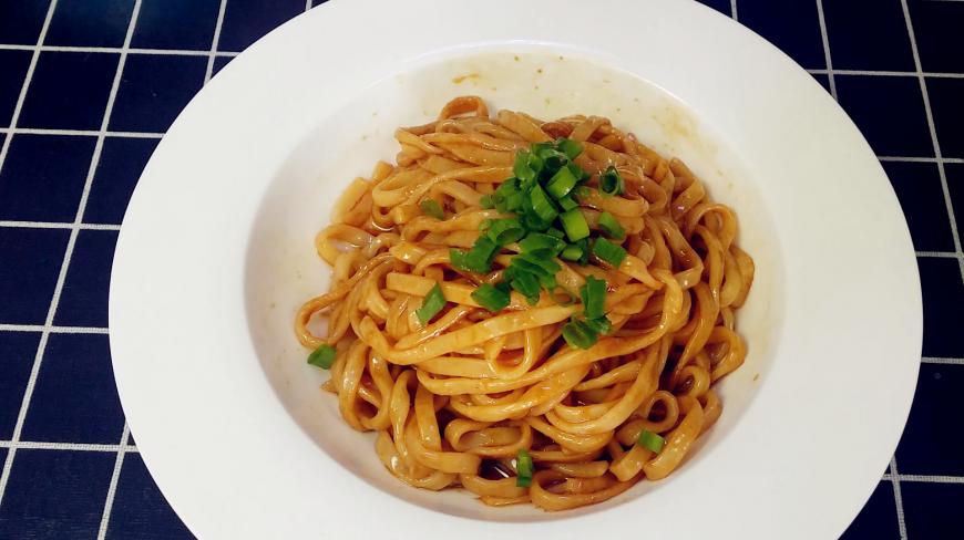1碗勾魂葱油面,简单又美味!做法超简单