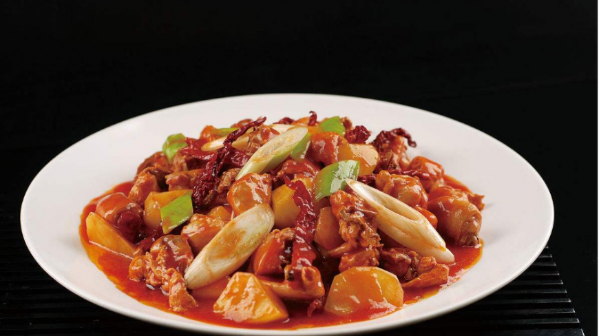 用心做菜第一期,几分钟学会秒杀餐厅味的土豆焖鸡