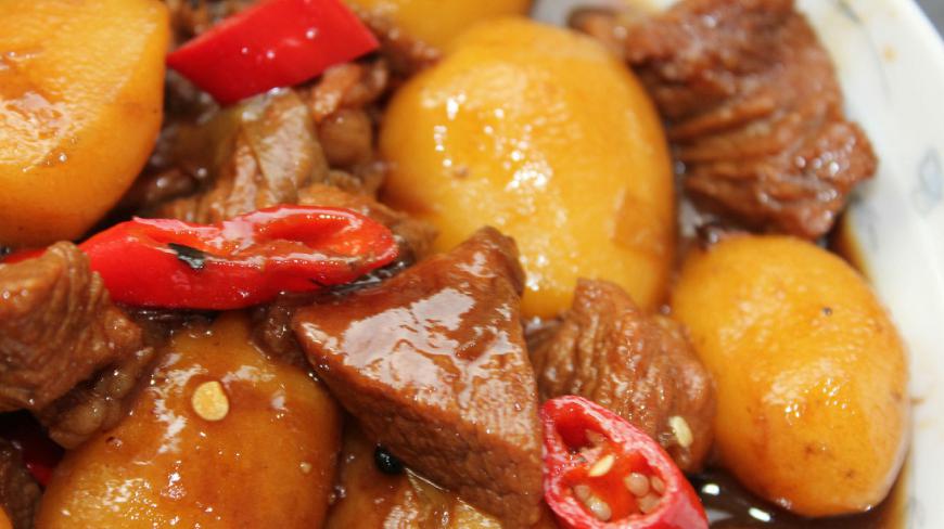 2个土豆,1块牛肉,大厨教你开胃下饭的土豆烧牛肉,味道贼香