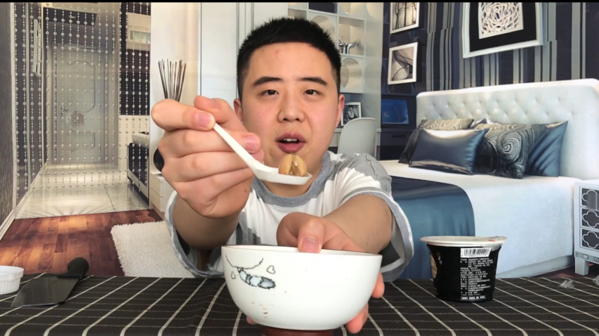 试吃“胶颜密码”银耳莲子粥,滋阴润肺营养丰富