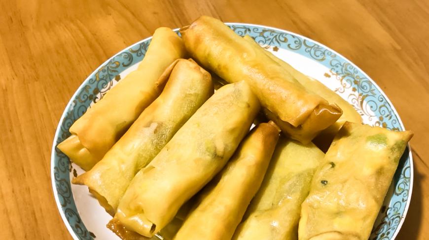 春卷这样做特别好吃,外酥里嫩,色香味俱全,做法非常简单易学