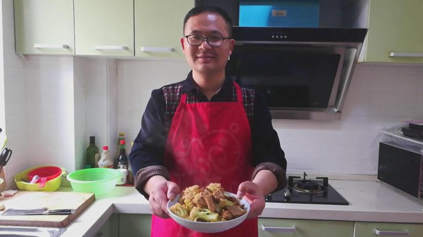 3分钟教你学会花菜炒肉,简单好学,让你分分钟成大厨