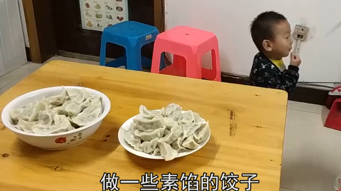 农村大嫂教我素馅饺子这样做,宝宝超爱吃!一次能吃一大碗