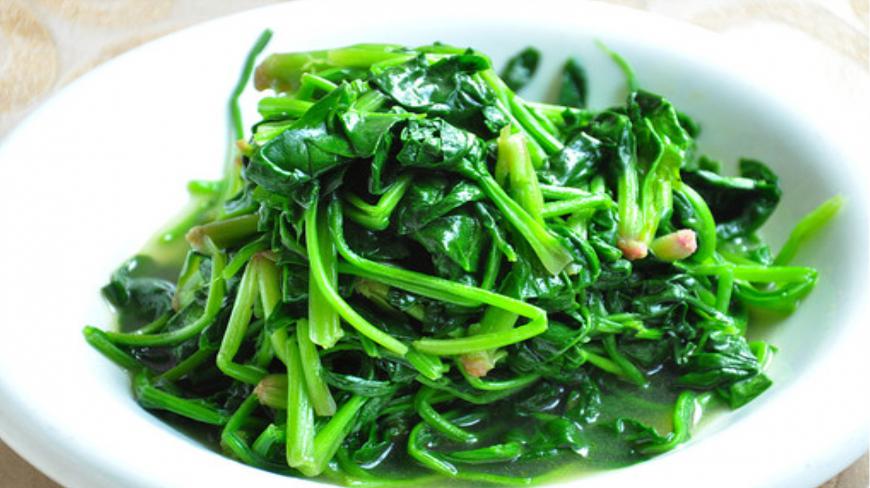 一盘清炒菠菜,养生又不油腻,佛系美食怎么能少的了它?