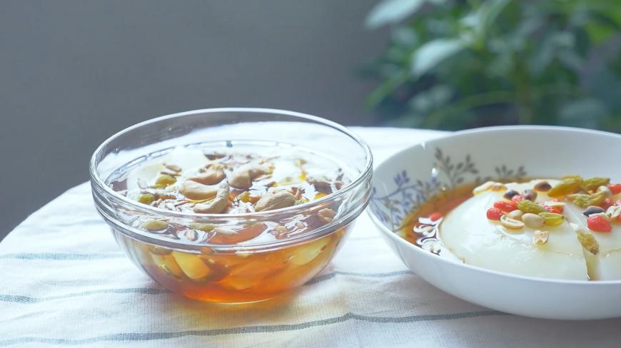 四川网红小吃,夏天最爱,饭后还能吃两碗,冰粉、凉糕,选哪个