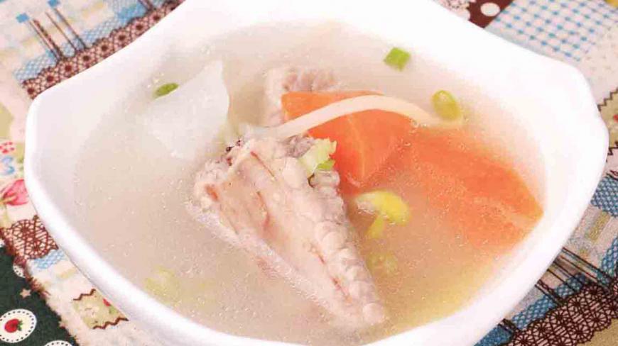 大厨1分钟教你做排骨汤,一点也不油腻!