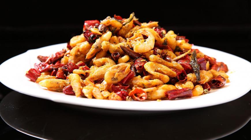 如何将小河虾做成拍案叫绝的美食?大厨做的这道菜,上桌就被抢光