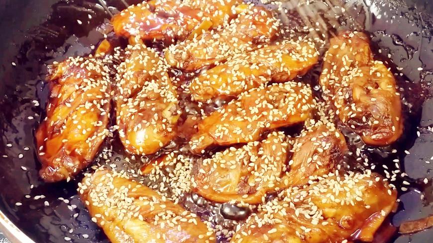 不用1滴水、不加1滴油!鸡翅最经典做法,2分钟搞定