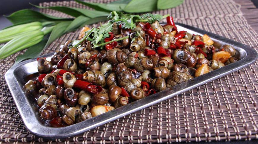 知道怪味田螺怎么做吗?重庆大厨教你炒田螺,比麻辣田螺更好吃