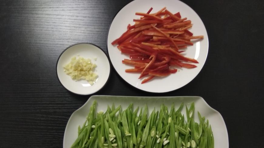 素炒扁豆角,朋友原以为不好吃,结果吃过后就不说话了