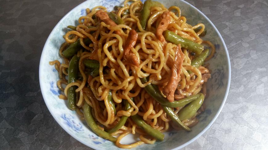 豆角焖面的家常做法,添汤步骤很关键,好吃入味,简单又好学