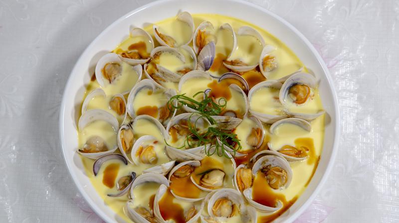 「小珠酱美食」直白的海鲜汤就这样蒸出来的,不腥很讲手艺的