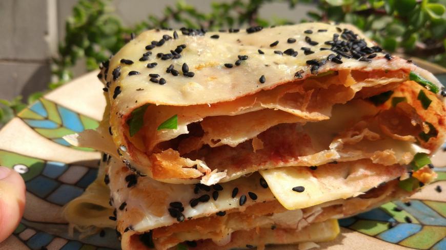 最正宗的煎饼果子,在家就能轻松做,外嫩内酥,健康美味