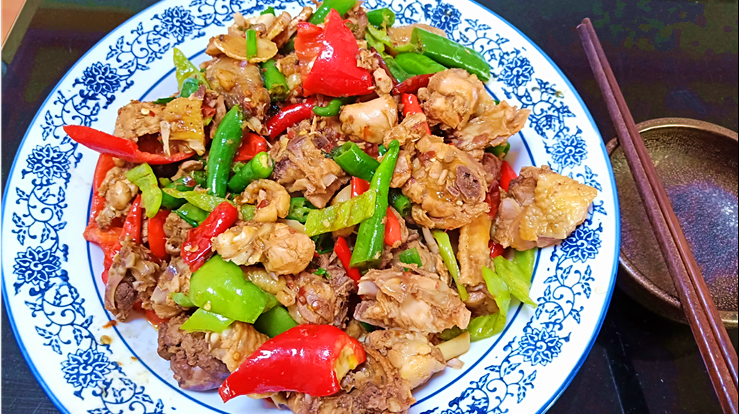 鲁南人都爱吃的滕州辣子鸡,大厨手把手教你做,易上手比饭店好吃