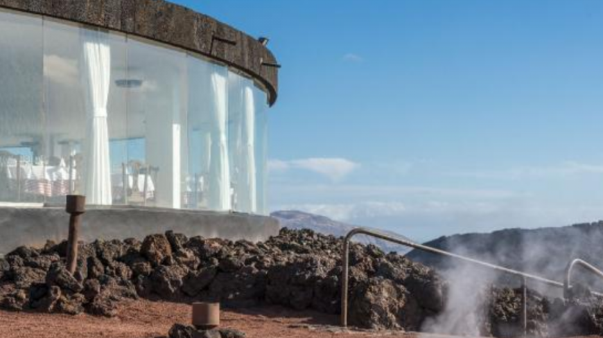 世界上最危险的烧烤餐厅,直接用火山烤美味,你敢尝尝么?