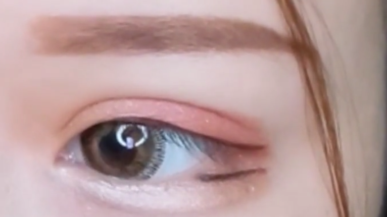 原来女明星都是这样画眼睛的,超级好看,赶紧学学