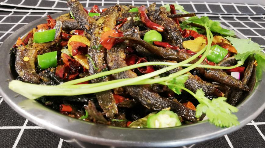 干锅泥鳅的家常做法,补肾填精,在家也能做出饭店的味道!