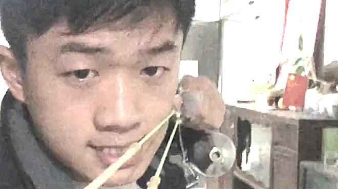 弹弓射鱼镖:当你忘记打开“保险”的时候,结局是这样的……
