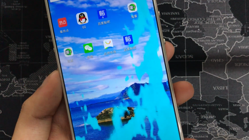 教你设置手机液体动态壁纸,居然会随着手机流动!