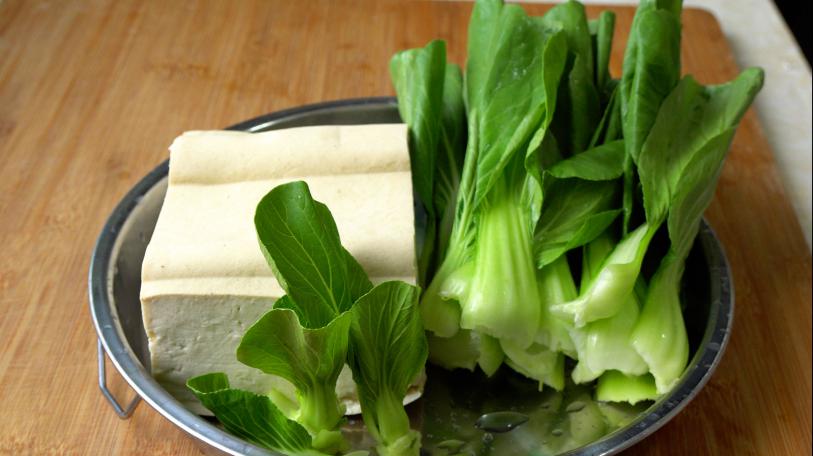 油菜和豆腐的完美结合,很多人都没试过,鲜香浓郁、越吃越想吃