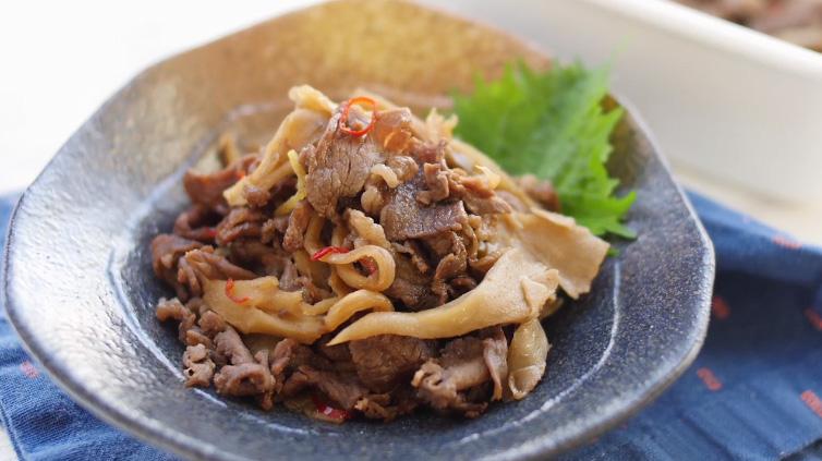 平菇炒牛肉的家庭做法,不仅营养丰富,更关键不会增添脂肪更健康