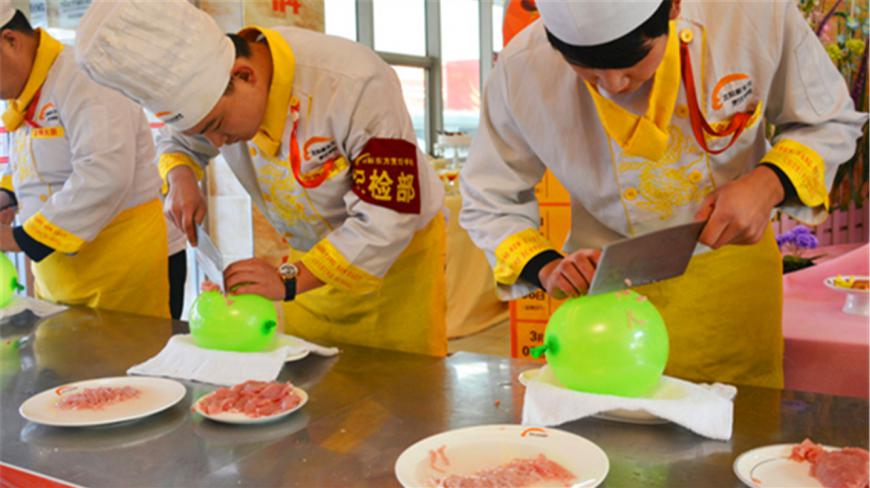 中国厨师的刀工,能够厉害到什么程度?说出来你都不敢信