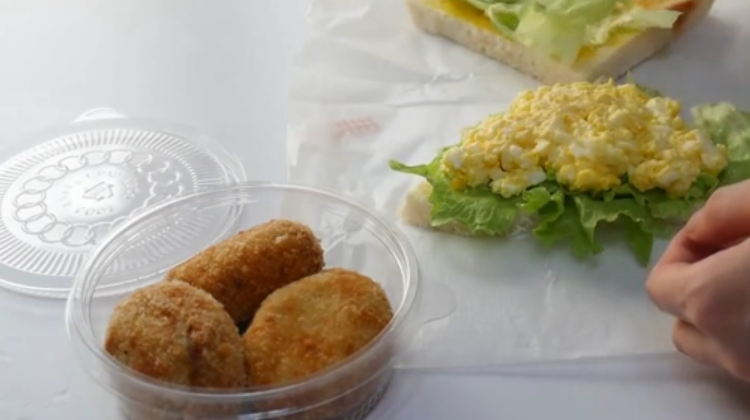 外国人的早餐,鸡蛋炸肉饼三明治,这早餐让人羡慕!