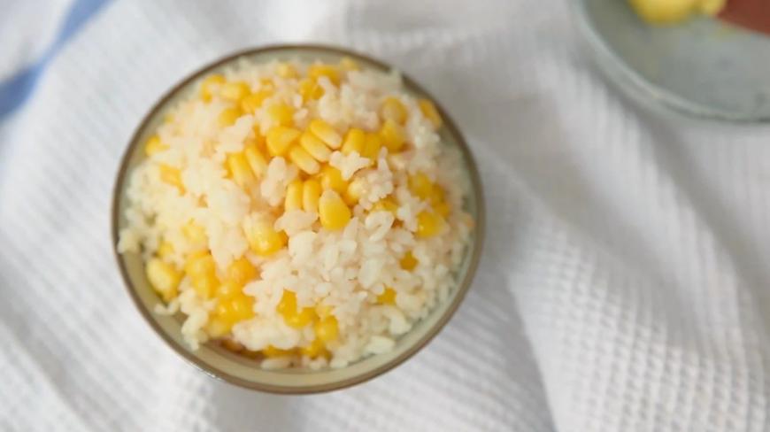 一朵美厨:玉米炊饭——爆米花味的米饭吃过吗?