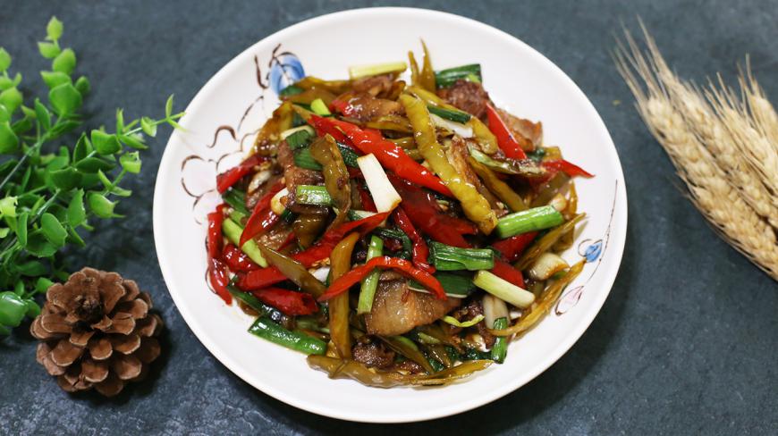 湘菜厨师长:教你一道酸辣椒炒肉,地道的家常菜,看这都流口水