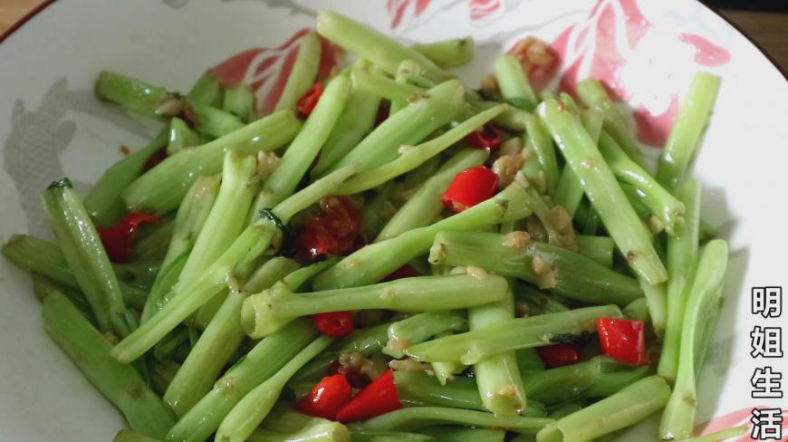 腐乳炒通菜饭店做出来为什么绿油油,原来秘诀在这里,一看就懂