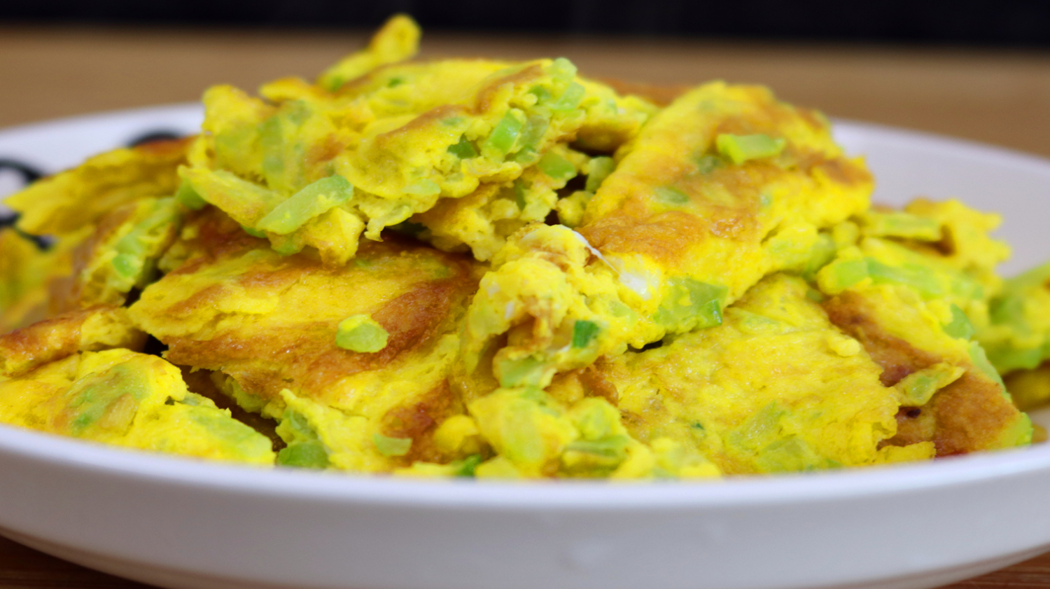 苦瓜炒蛋怎么做才好吃?这样做出来苦瓜不苦,鸡蛋鲜香,先收藏了