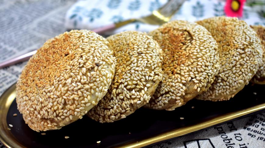 面粉新做法,不用烤箱,做出皮酥里软的烧饼,详细配方都在这里