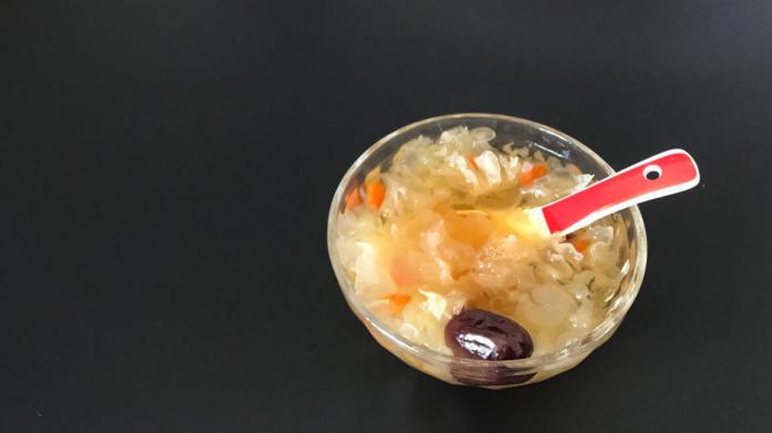 煮银耳的时候加点它,煮出来的银耳汤更加美容养颜,看完快试试