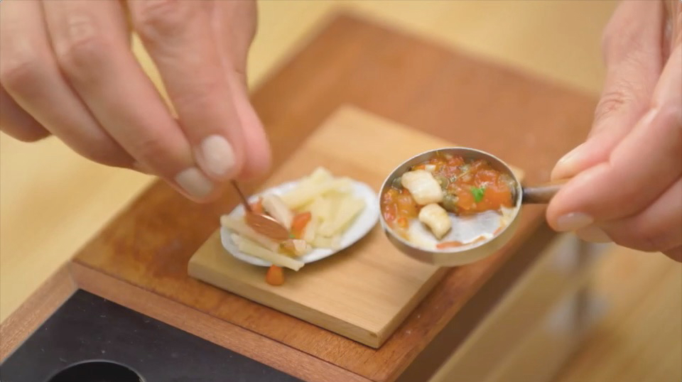 芭比小厨房,日本食玩之焖鸡块,这么迷你的食物竟然可以吃!