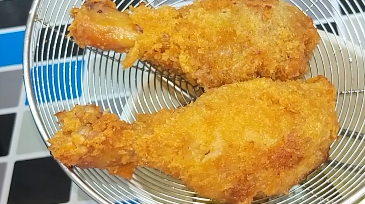 大街小巷最火的炸鸡腿,自己在家就可以做,比外面卖的都要好吃!