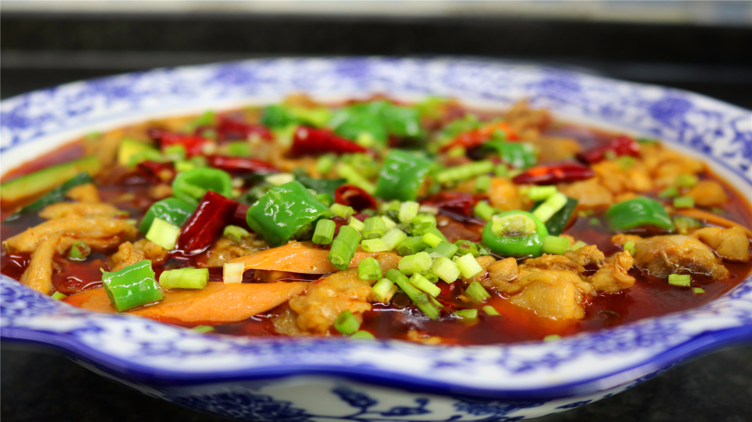 大厨不外传的一道川味特色菜,麻辣鲜香的跳水兔,比水煮鱼还好吃