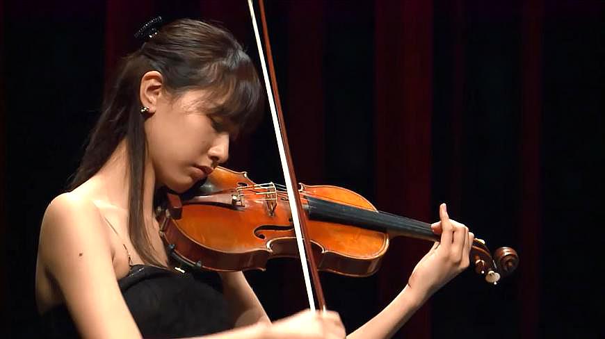 [图]日本少女RIO ARAI小提琴演奏巴赫的《G小调奏鸣曲》,好听极了!