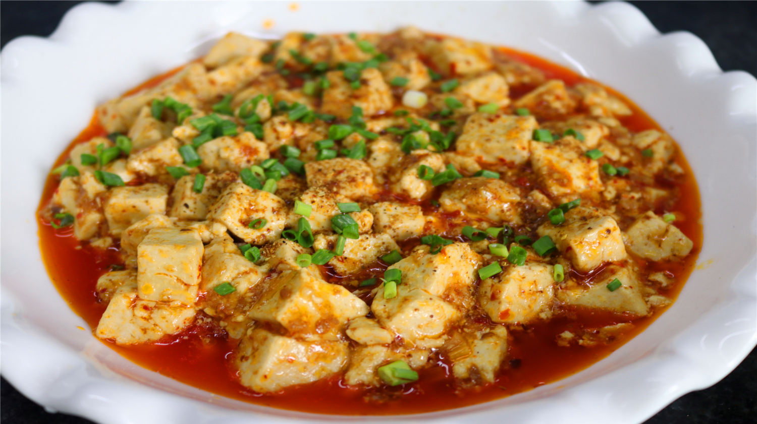 川菜大厨教你麻婆豆腐最正宗的做法,味道鲜美,保证让你大开胃口