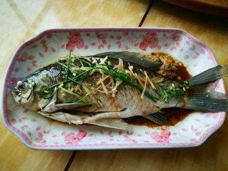 刚怀孕不久,最应该多吃这3类鱼,保胎安神,还增强胎宝脑发育