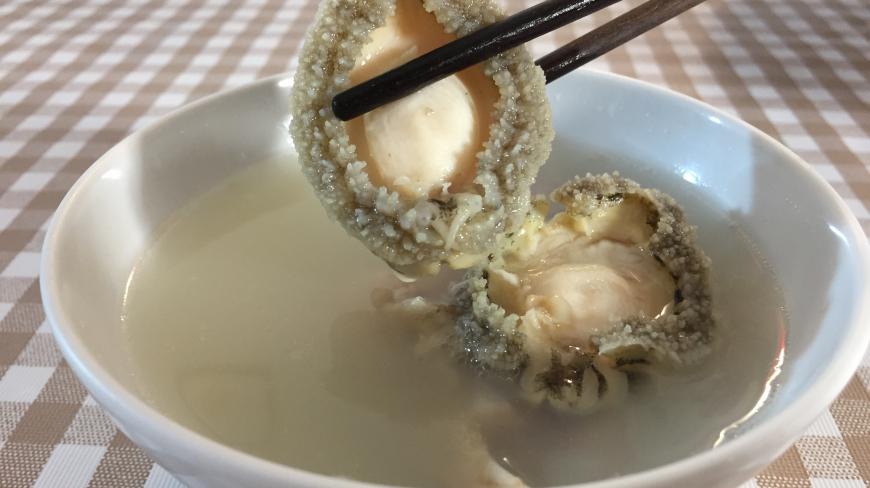 广东靓汤:新鲜鲍鱼煲排骨,美容养颜,提高免疫力,女生最爱