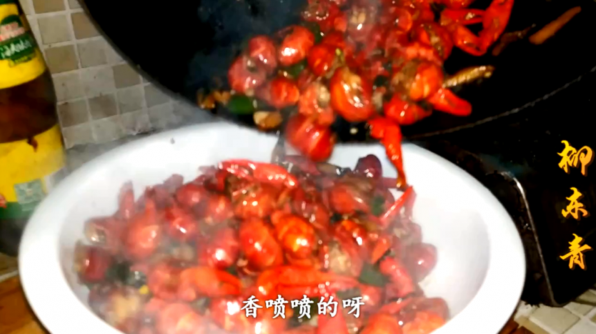 龙虾这样做,简单好吃又下饭,看一遍就能学会