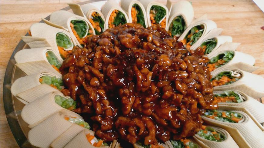 教你京酱肉丝的正确做法,肉丝嫩滑,口感纯正,摆盘像花一样漂亮