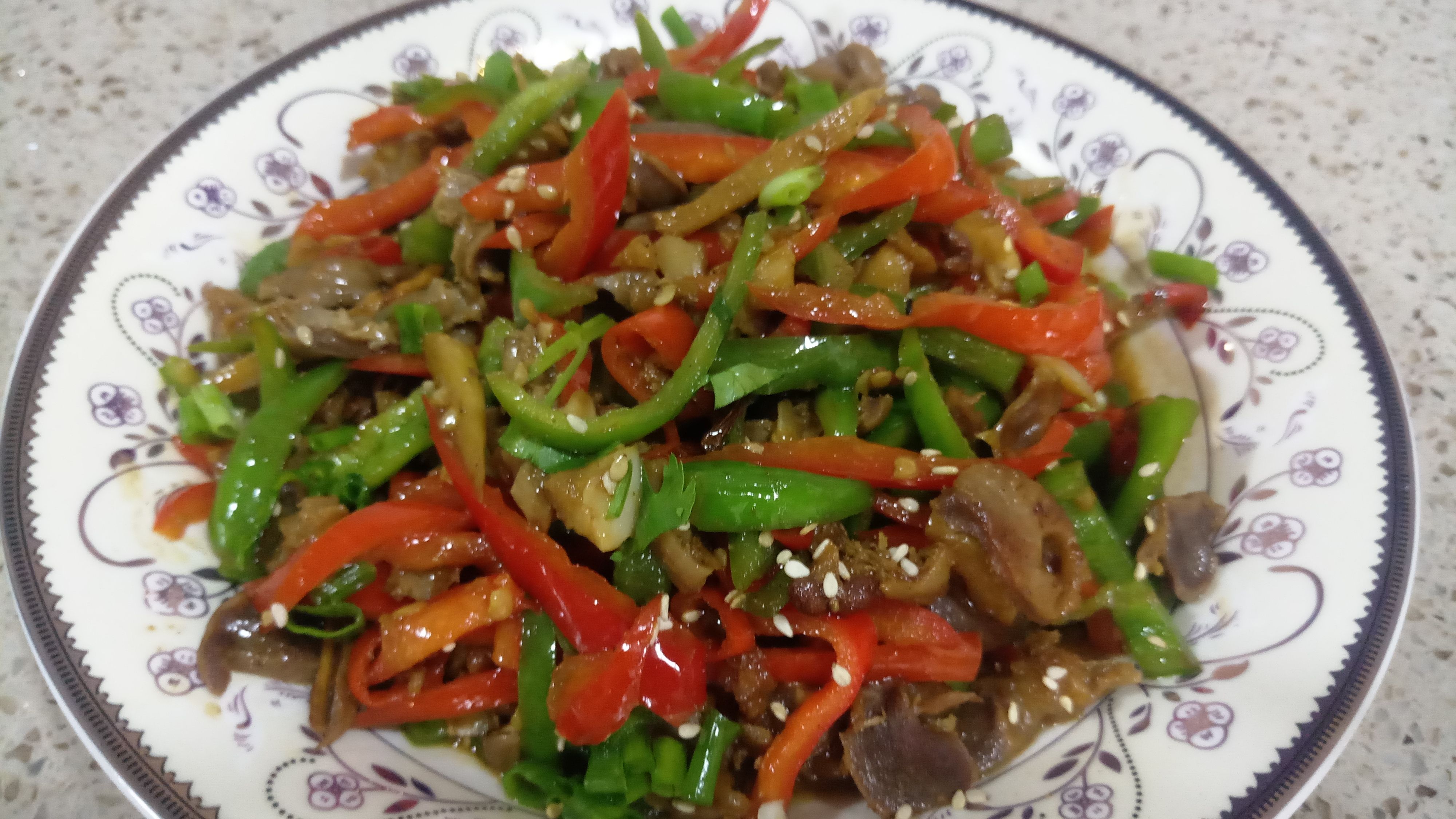 你肯定没吃过的爆炒麻辣鸡胗,一上桌就被抢光,下饭菜就选它没错